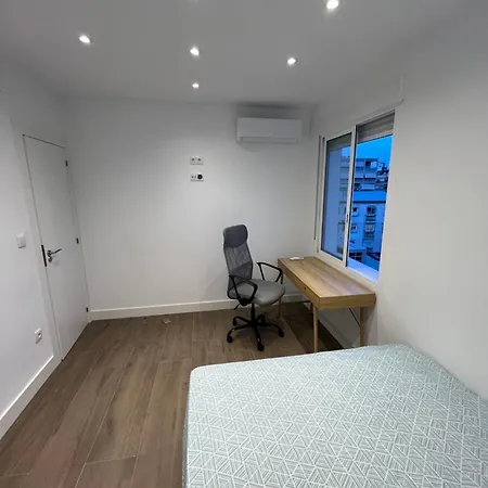 G-rooms *