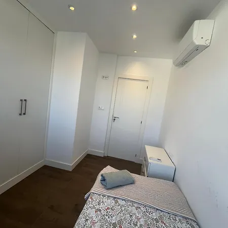 G-rooms *